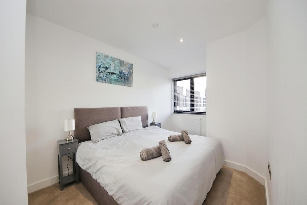 Modern Comfort 1 Bed Apartment Broadoaks, Sulihull Солихъл Екстериор снимка