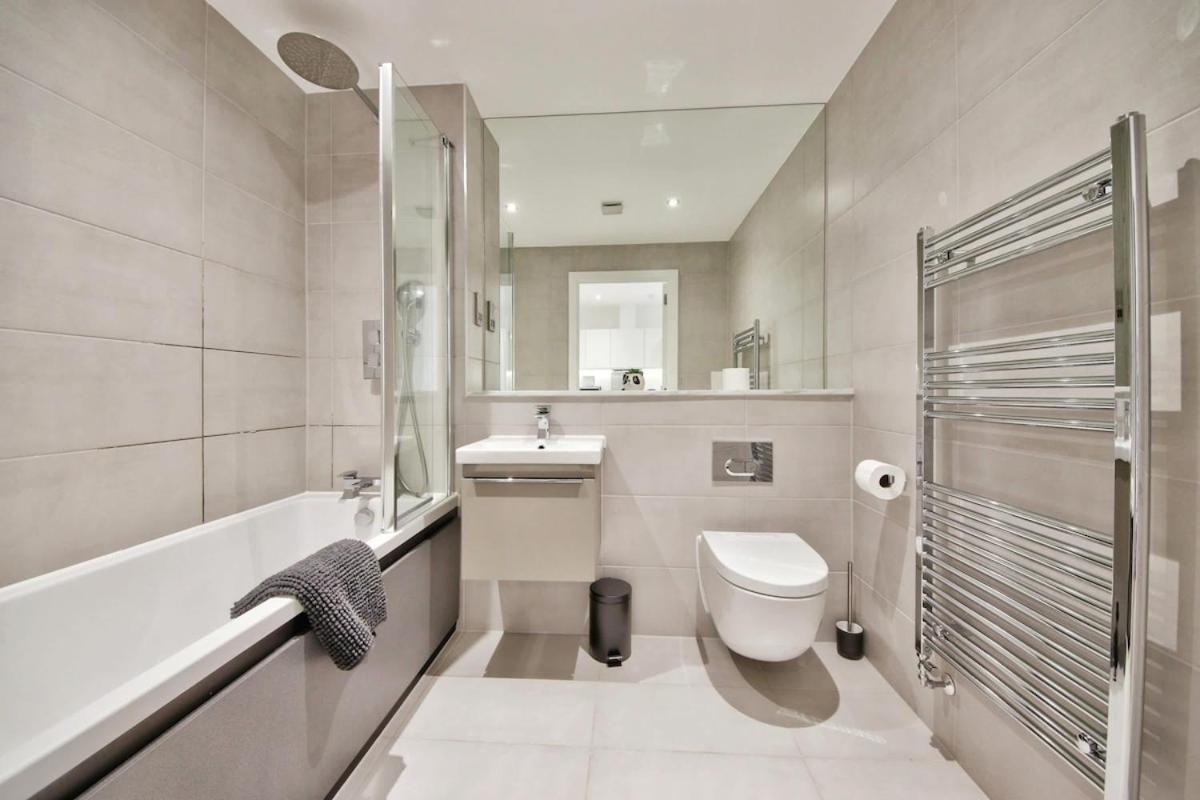 Modern Comfort 1 Bed Apartment Broadoaks, Sulihull Солихъл Екстериор снимка