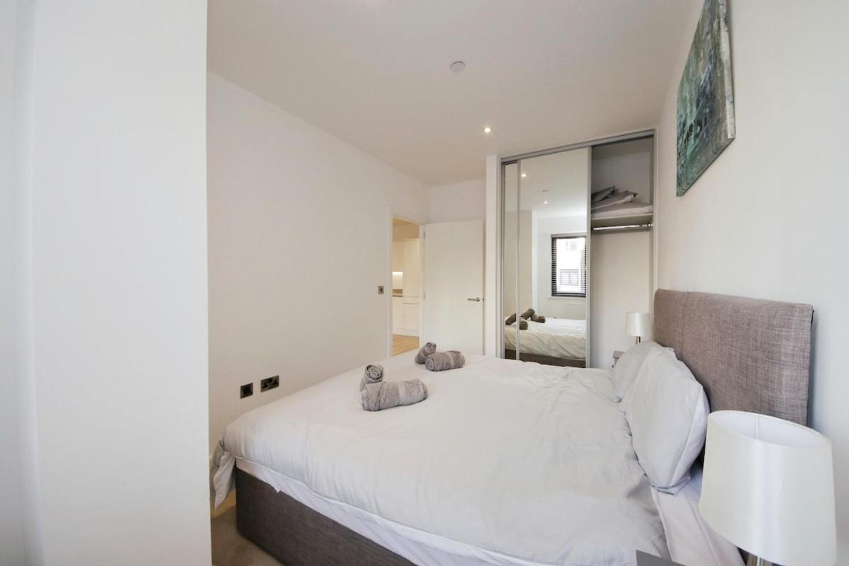 Modern Comfort 1 Bed Apartment Broadoaks, Sulihull Солихъл Екстериор снимка